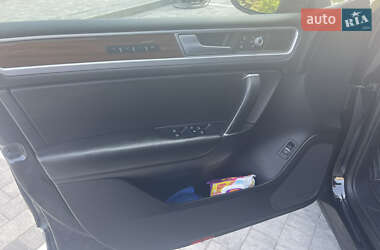 Внедорожник / Кроссовер Volkswagen Touareg 2014 в 