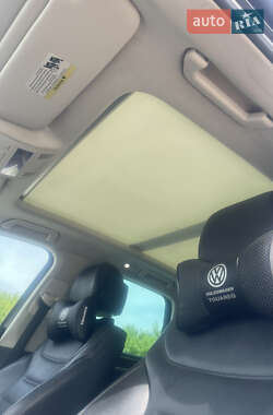 Внедорожник / Кроссовер Volkswagen Touareg 2014 в 