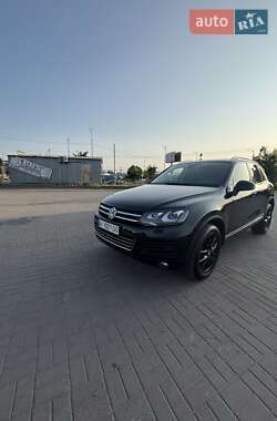 Внедорожник / Кроссовер Volkswagen Touareg 2012 в Киеве