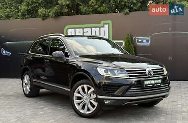 Внедорожник / Кроссовер Volkswagen Touareg 2015 в Киеве