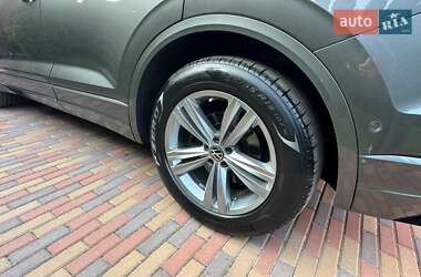 Внедорожник / Кроссовер Volkswagen Touareg 2020 в 