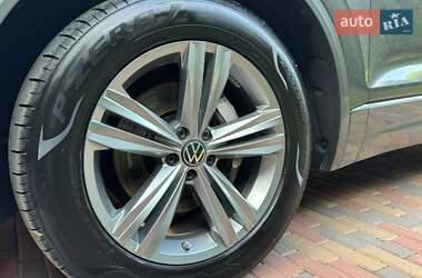 Внедорожник / Кроссовер Volkswagen Touareg 2020 в 