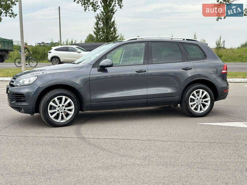 Внедорожник / Кроссовер Volkswagen Touareg 2012 в Луцке
