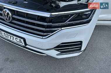Внедорожник / Кроссовер Volkswagen Touareg 2019 в 