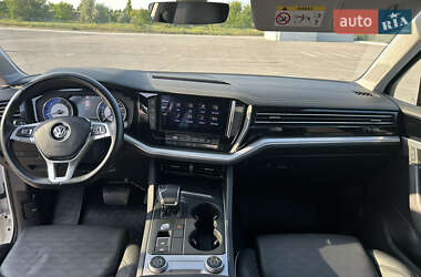 Внедорожник / Кроссовер Volkswagen Touareg 2019 в 