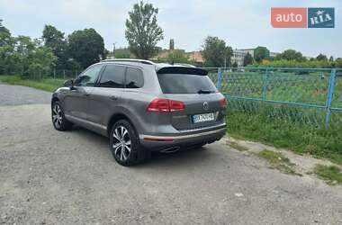 Внедорожник / Кроссовер Volkswagen Touareg 2017 в 