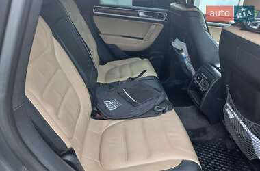 Внедорожник / Кроссовер Volkswagen Touareg 2017 в 