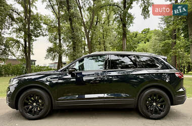 Позашляховик / Кросовер Volkswagen Touareg 2020 в 