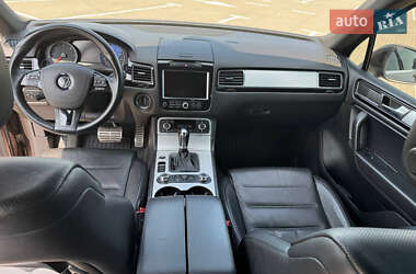 Внедорожник / Кроссовер Volkswagen Touareg 2010 в 