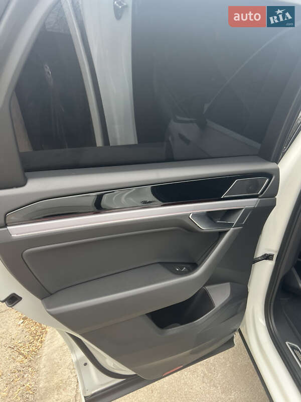 Внедорожник / Кроссовер Volkswagen Touareg 2019 в Кропивницком фото 48 Внедорожник / Кроссовер Volkswagen Touareg 2019 в Кропивницком