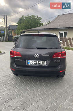 Внедорожник / Кроссовер Volkswagen Touareg 2012 в 