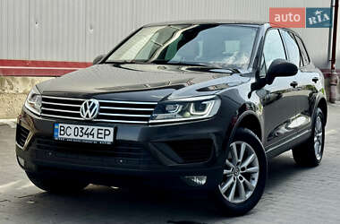 Позашляховик / Кросовер Volkswagen Touareg 2016 в 