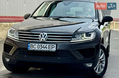 Позашляховик / Кросовер Volkswagen Touareg 2016 в 