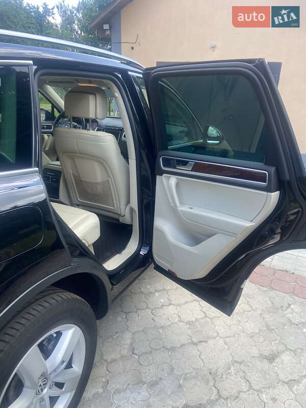 Позашляховик / Кросовер Volkswagen Touareg 2014 в Києві фото 10 Позашляховик / Кросовер Volkswagen Touareg 2014 в Києві