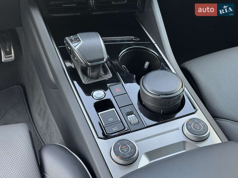 Внедорожник / Кроссовер Volkswagen Touareg 2018 в Черновцах