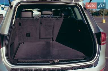 Внедорожник / Кроссовер Volkswagen Touareg 2013 в 