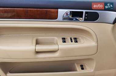 Позашляховик / Кросовер Volkswagen Touareg 2008 в 