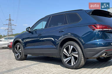 Внедорожник / Кроссовер Volkswagen Touareg 2018 в 
