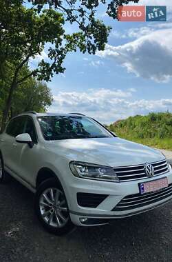 Внедорожник / Кроссовер Volkswagen Touareg 2016 в 