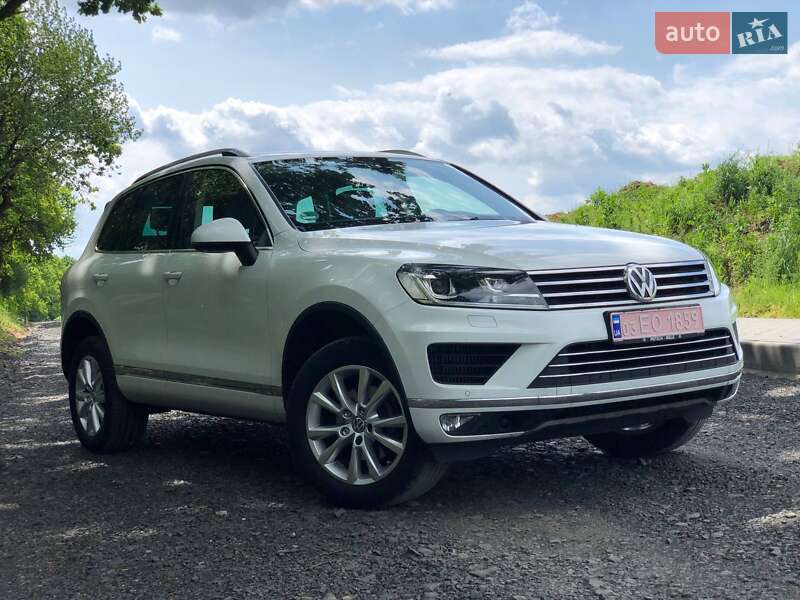 Внедорожник / Кроссовер Volkswagen Touareg 2016 в 