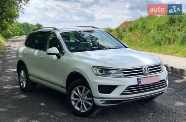 Внедорожник / Кроссовер Volkswagen Touareg 2016 в 