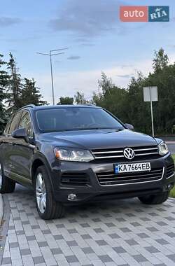 Внедорожник / Кроссовер Volkswagen Touareg 2010 в 