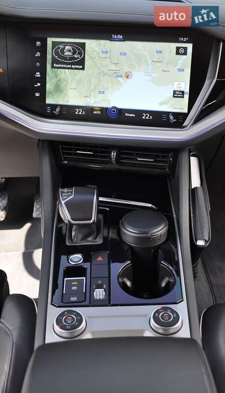 Внедорожник / Кроссовер Volkswagen Touareg 2018 в Одессе