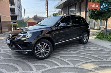 Внедорожник / Кроссовер Volkswagen Touareg 2015 в 