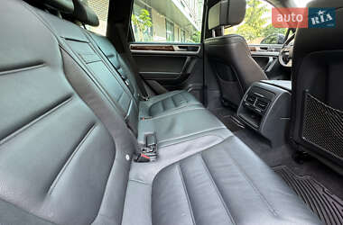 Внедорожник / Кроссовер Volkswagen Touareg 2015 в 