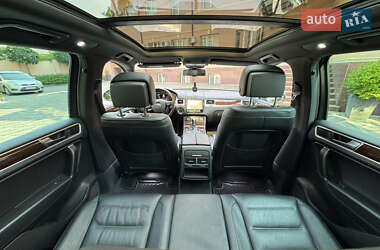 Внедорожник / Кроссовер Volkswagen Touareg 2015 в 