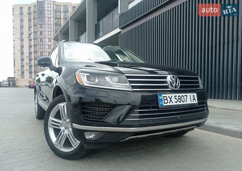 Внедорожник / Кроссовер Volkswagen Touareg 2014 в 