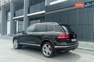 Внедорожник / Кроссовер Volkswagen Touareg 2014 в 