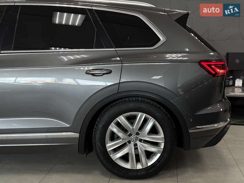 Позашляховик / Кросовер Volkswagen Touareg 2019 в Тернополі