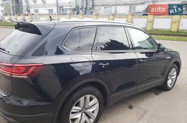 Внедорожник / Кроссовер Volkswagen Touareg 2020 в 