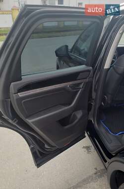 Внедорожник / Кроссовер Volkswagen Touareg 2020 в 