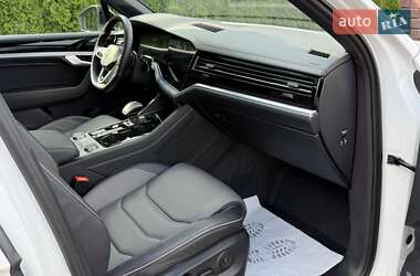 Позашляховик / Кросовер Volkswagen Touareg 2022 в 