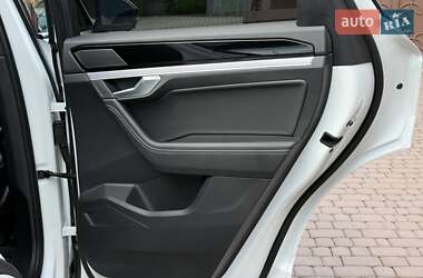 Позашляховик / Кросовер Volkswagen Touareg 2022 в 