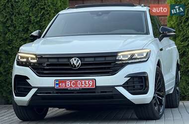 Позашляховик / Кросовер Volkswagen Touareg 2022 в Рівному