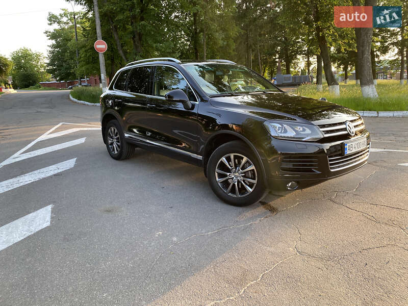 Внедорожник / Кроссовер Volkswagen Touareg 2013 в Виннице