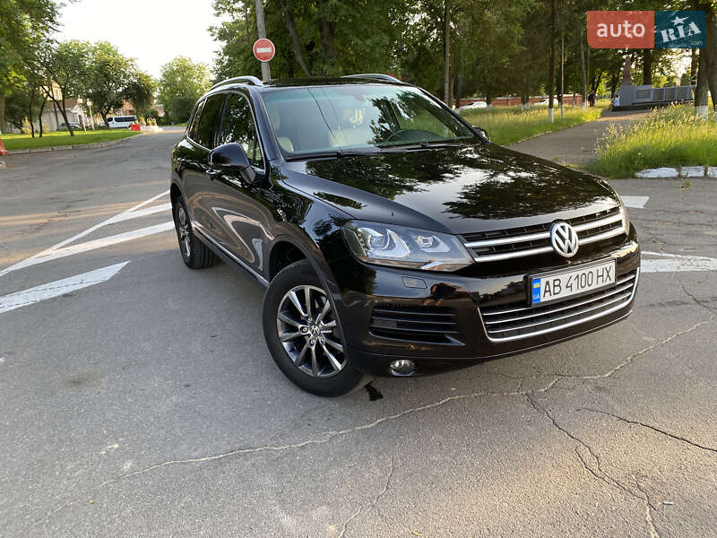 Внедорожник / Кроссовер Volkswagen Touareg 2013 в Виннице