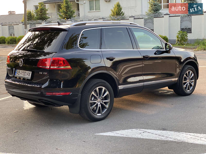 Внедорожник / Кроссовер Volkswagen Touareg 2013 в Виннице