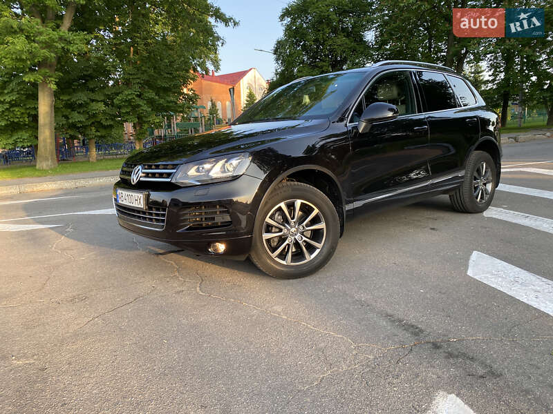 Внедорожник / Кроссовер Volkswagen Touareg 2013 в Виннице