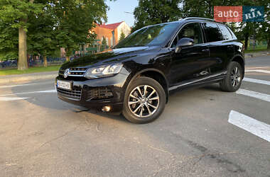 Внедорожник / Кроссовер Volkswagen Touareg 2013 в 