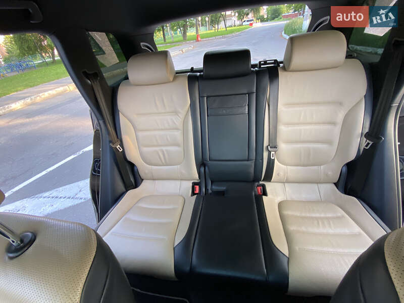 Внедорожник / Кроссовер Volkswagen Touareg 2013 в Виннице