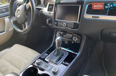 Внедорожник / Кроссовер Volkswagen Touareg 2013 в 