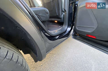 Внедорожник / Кроссовер Volkswagen Touareg 2013 в 