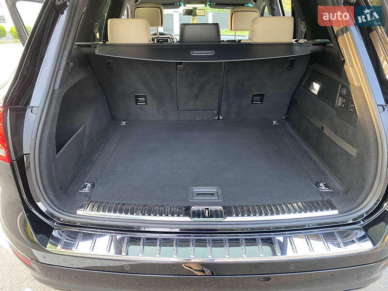 Внедорожник / Кроссовер Volkswagen Touareg 2013 в Виннице