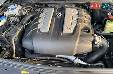 Внедорожник / Кроссовер Volkswagen Touareg 2013 в 
