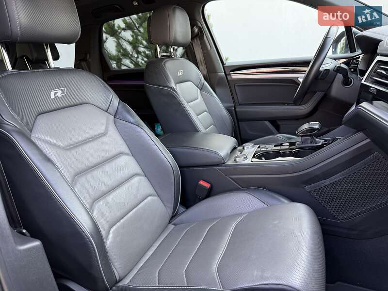 Внедорожник / Кроссовер Volkswagen Touareg 2019 в Луцке