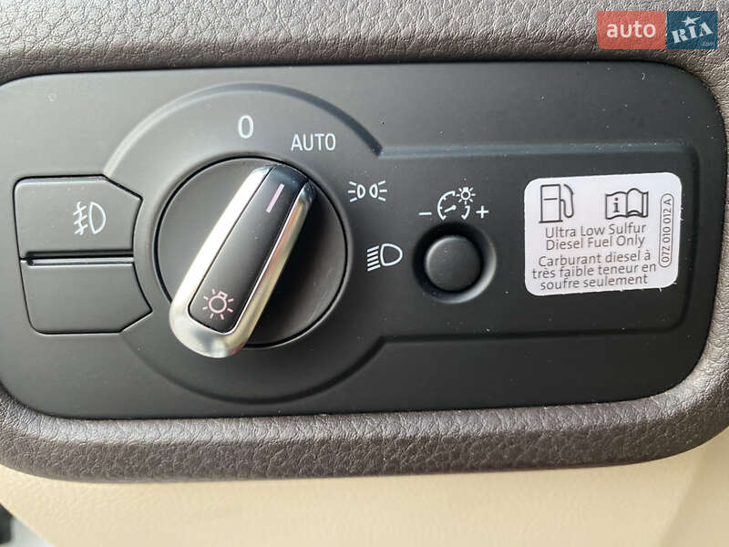 Внедорожник / Кроссовер Volkswagen Touareg 2014 в Виннице